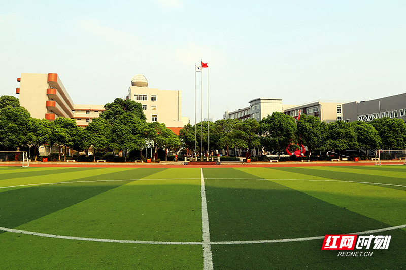 韩国浦项制铁队低调行事 球队抵济“省”字当头