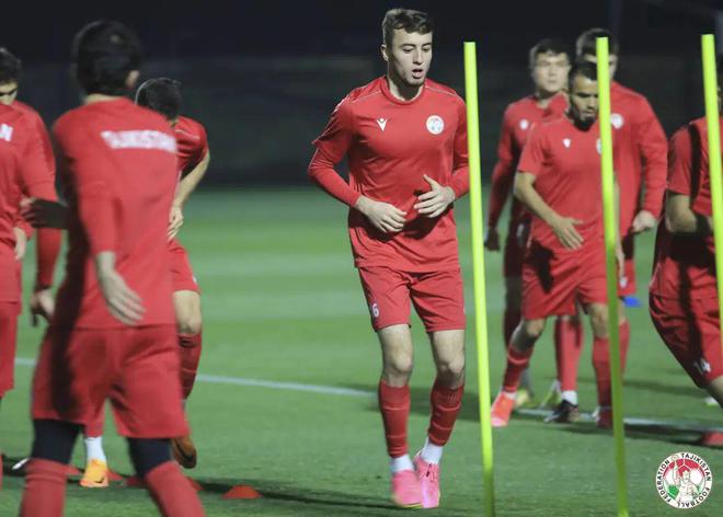 原创就在刚刚，一场103-115让火箭挺失望，森林狼稳住第六，巧妙避开雷霆、掘金