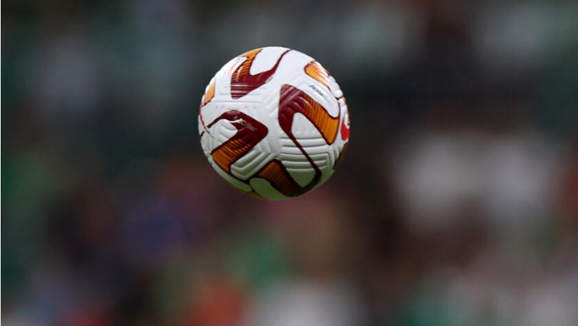 阿森纳VS纽卡直播今日足球：阿森纳vs利兹联 曼彻斯特城vs纽卡斯尔联